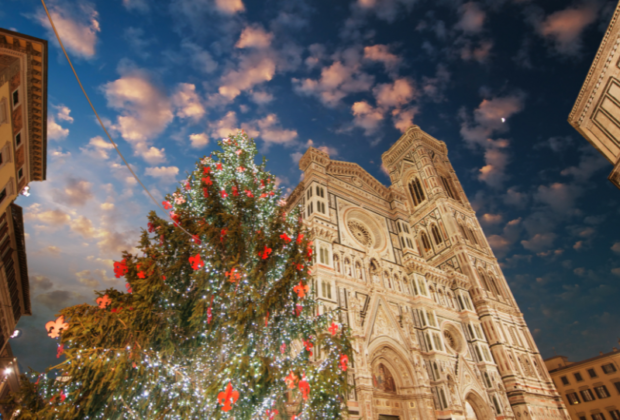 Florence's Duomo at Christmas with the Christmas tree in front of it